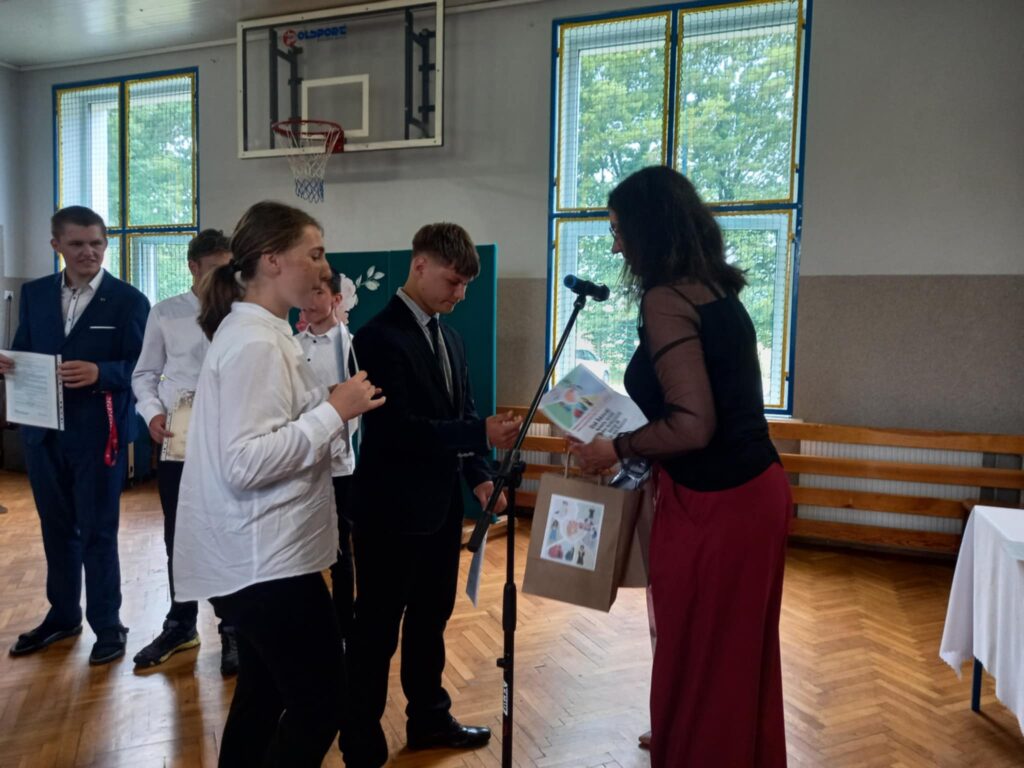 513489547 1426831861843918 4561696095762623104 n