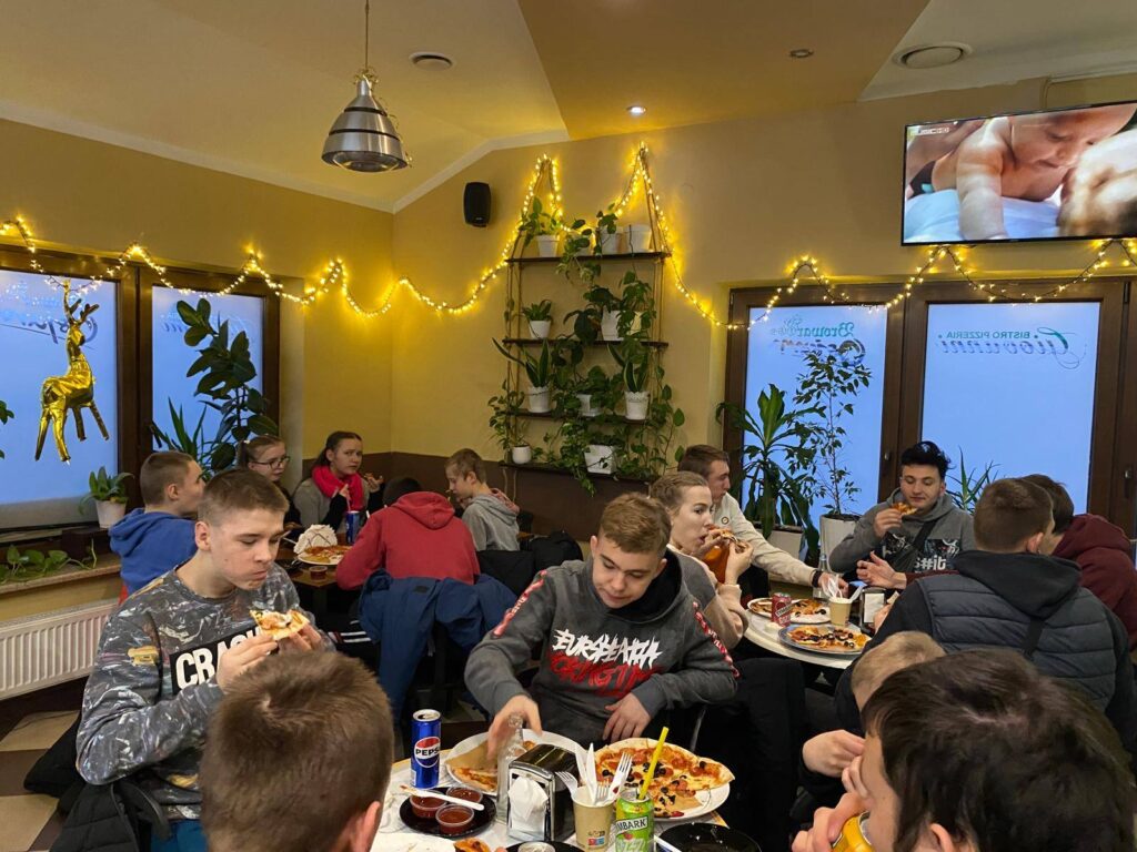 594417998 1562775161582920 4876852900115457664 n