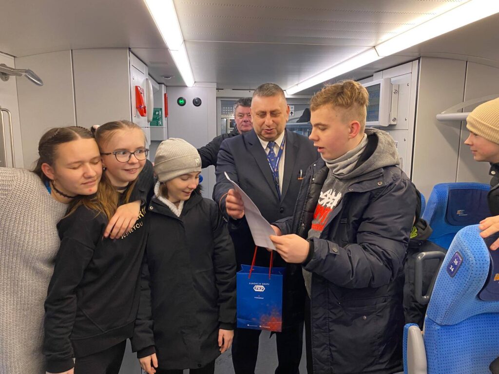 597297417 1562774704916299 1446240661765746437 n