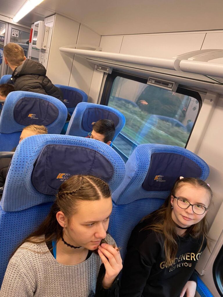 598258049 1562773961583040 3817486264715933516 n