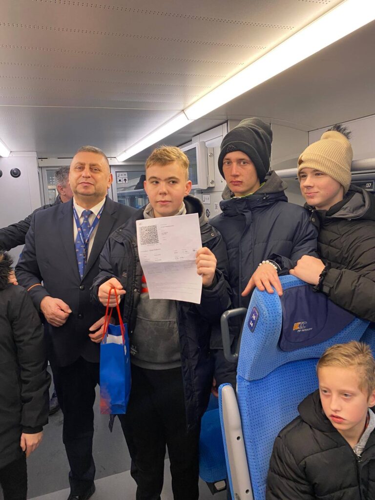 598880026 1562774618249641 8821345991984197199 n